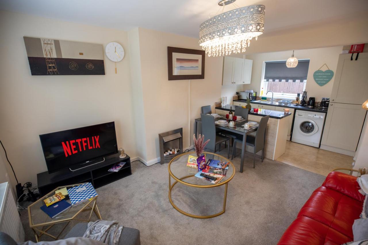 Og Stays Ii- 3Bedroom House Near Nissan & Stadium, Free Parking Sunderland  Buitenkant foto